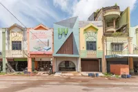 Urbanview Hotel R House Batuaji