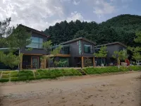 Hongcheon Alpaca Pension Hotel in zona Alpaca World