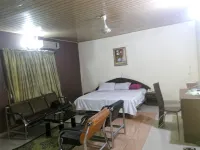 Clen-Phil Hotels - Deluxe Standard Close to Many Attractions