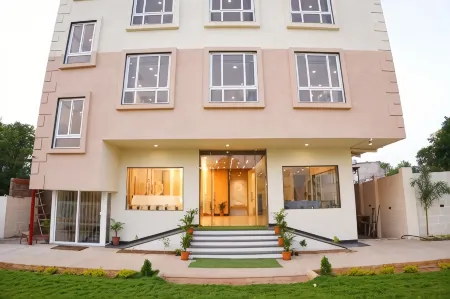 The Marutinandan Grand