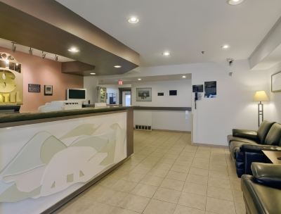 フロントデスク スーパー 8 イエローナイフの写真