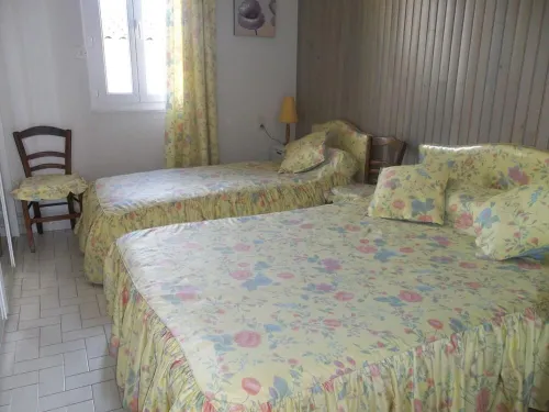 For rent; villa in the center of a resort, quiet area in Valras Beach