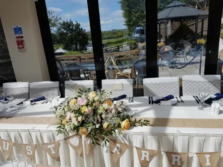 The Old Barn Inn Отели в г. Ллантризант Фор