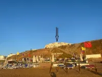 Duplex Arous Al Bahr - Beach view - Easy Check-in- near airport Hotel dekat Cap Spartel Light