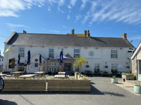 โรงแรมท็อปเฮาส์อินน์ โรงแรมใน