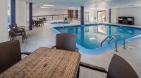 Charlevoix Inn & Suites SureStay Collection by Best Western