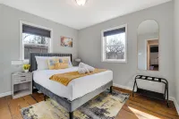 Family/Group Retreat Near USNA stadium & Downtown Annapolis; Private yard - Bungalows