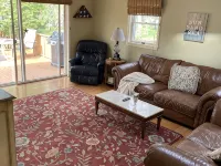 Spacious Hampton Bays Home-Near Shinnecock Hills- Perfect for 2026 US Golf Open! Hotels in Hampton Bays