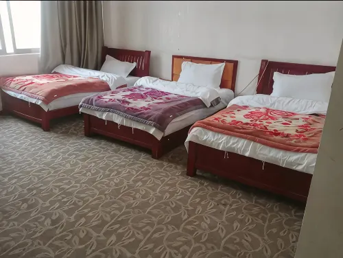 Yijun Business Hotel