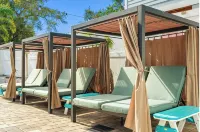 Key West Style Apartment - with pool/hot-tub
