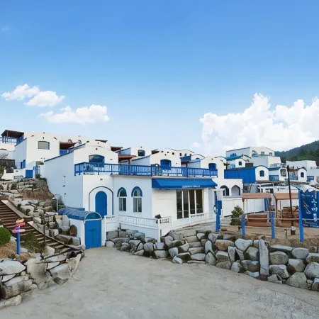 Yangyang Midterranean Pool Villa (Independent Pool Villa / Individual Pool)
