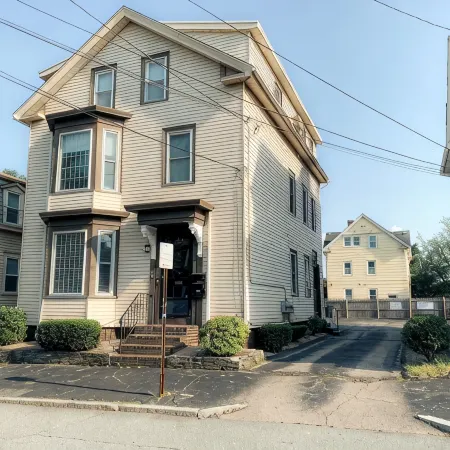 Charming 2-bedroom house super close to Brown & RISD, Wayland Square