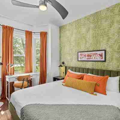 Family Getaway with Backyard + Games: Near Downtown St. Louis Rooms