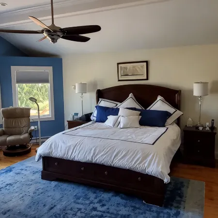 Direct Waterfront -Charming 3-BR house with AC, fitness room in Old Saybrook