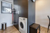 Newtown Tranquility Spacious 2-Bedroom Apartment - Homestays