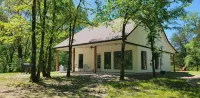 Riverside Retreat- Cozy Secluded 2 Bedroom Cabin on the Caddo River - Chalets