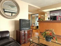 Express Inn & Suites - 5 Miles from St Petersburg Clearwater Airport Hotels in Pinellas Park