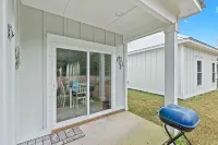 Family Home Near Owa and Beaches, King Bed, Cornhole, Fire Pit, Pet Friendly!