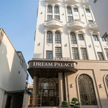 Dream Palace Ben Thanh Grand Hotel Отели рядом с достопримечательностью «Парк 30/4»