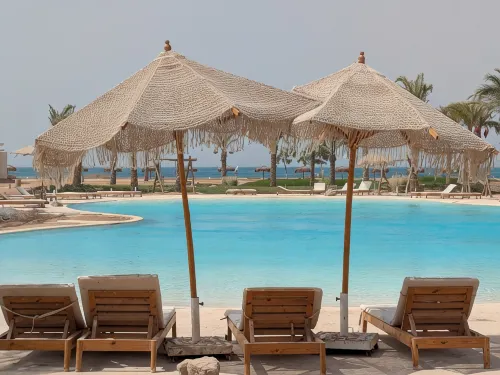 Front Row Soma bay Cabana Near Sandy Beach & Pool - 小木屋