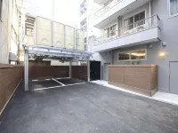 クインテッサホテル大阪心斎橋 Comic&Books - 駐車場