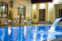 Air Plaza Hotel - Pools
