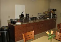Fairfield Inn & Suites Galesburg - parking