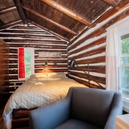 Jack Pine Cabin- North Frontenac Lodge Rustic Cabin