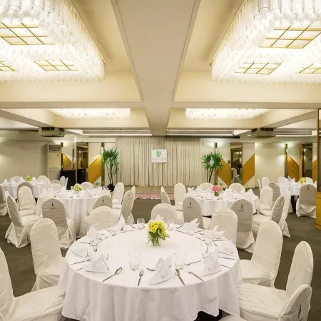 Bangkok Palace Hotel
