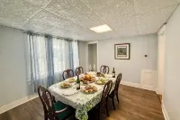 Spacious Historical Home by Parks, Shops, 4Bd 2ba Save Weekly & Monthly.