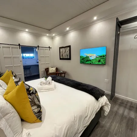 Spacube Luxury Suites and Spa