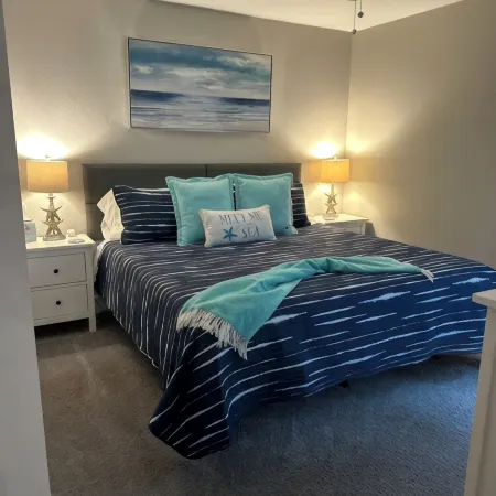 The Beach Retreat-Stylish 2-bedroom view condo in Birch Bay