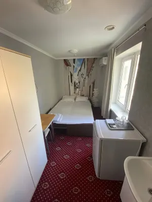 Yani Guest House