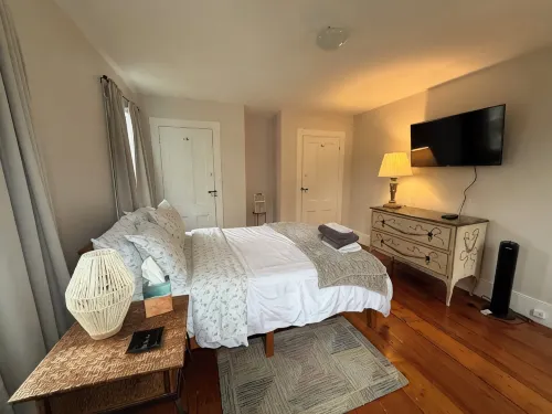 Mariam's On Becket - Condos