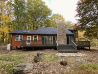 Paradise rediscovered 3-bedroom chalet in amenities rich lake community