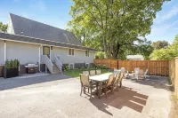 Heritage Heights - Luxe Historic Home Near Downtown & Pioneer Park - EV Charger