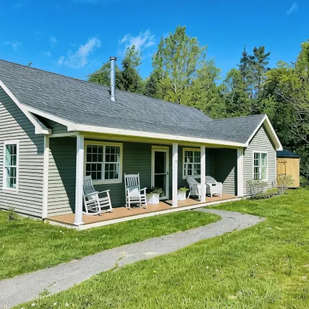 The Central Ranch— minutes to Acadia & Coastal Maine