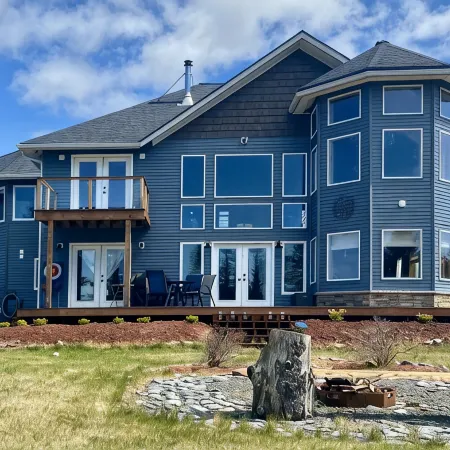 Alaskan Timberframe Retreat, Family-Sized, Panoramic Views, Fire Pit & Privacy