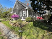Historic 1785 Cape on 46 Forest Acres/ Water View/Pet Friendly Hotels in Lunenburg