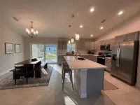 Charming, Modern, Cozy Retreat - 3-Star