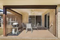 Bargara HavenWelcome to your personal oasis: Coastal calm blends with style.