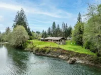 River's Edge, Gateway to the Olympic National Park - Boutique