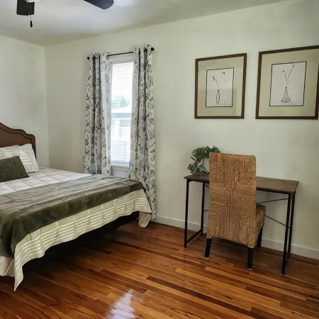 OldCharm Spacious 2bdrmhouse in perfect location in Burley with WiFi,Central Air