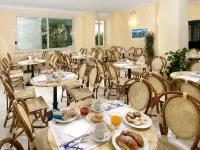 Hotel Prestige - breakfast