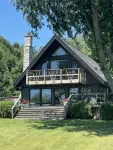 Beautiful rental with amazing views on Donnell Lake’s North Shore, - 3-Sterne