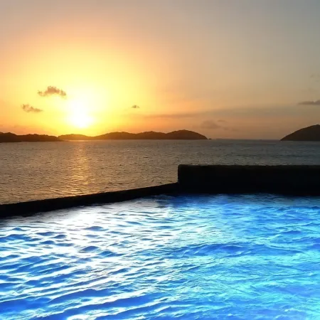 Magens Bay Super Villa! 2026-27 Specials: 1or2 Nts Free 3Pools, Beach, 36' Boat!