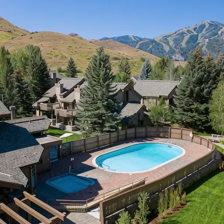 Sun Valley Amenities! Remodeled Ski in-Ski Out Condo with Pool and Hot Tub!