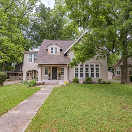The Young House Very Close To Downtown Murfreesboro  35 minutes from Nashville!
