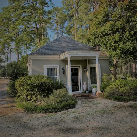 Charming one bedroom Carriage House a part of the Eden at Gracefield Event Venue
