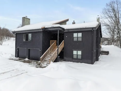 Boyne Mountain RetreatPet Friendly, WI-FI, Linens, 2 Car Garage - 4-Sterne